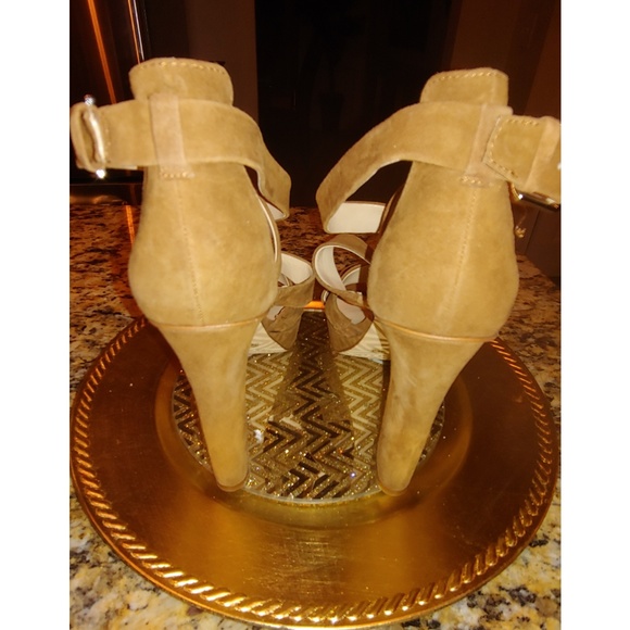 Brand New Vince Camuto heeled sandals!! - Picture 2 of 4